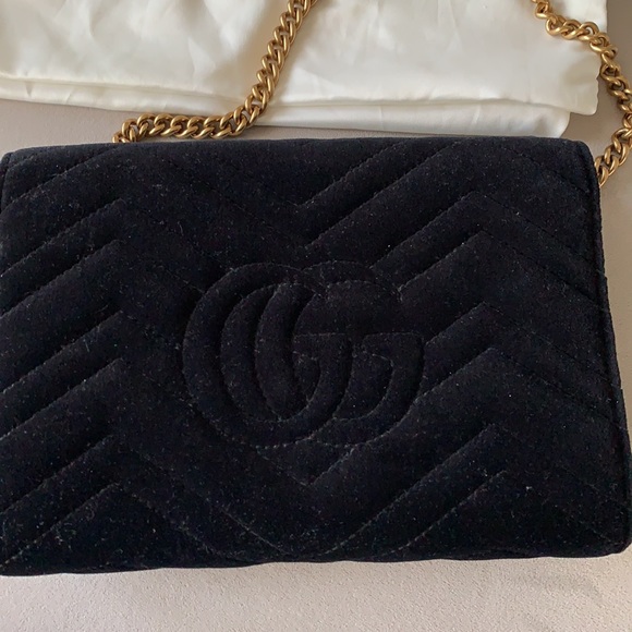 Authentic Gucci Marmont black velvet handbag - Picture 5 of 16